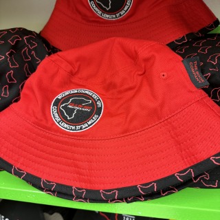Iom mountain course bucket hat red