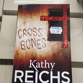 Kathy Reichs - Cross Bones
