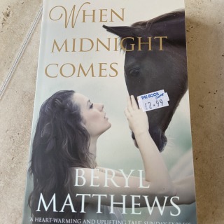 Beryl Matthews - When Midnight Comes